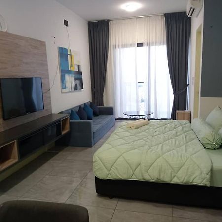 Homestay Shah Rizki At Imperio With Swimming Pool Muslim Friendly 말라카 외부 사진