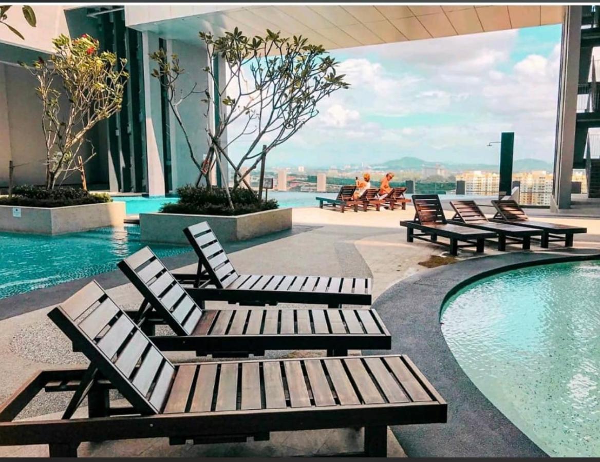 Homestay Shah Rizki At Imperio With Swimming Pool Muslim Friendly 말라카 외부 사진