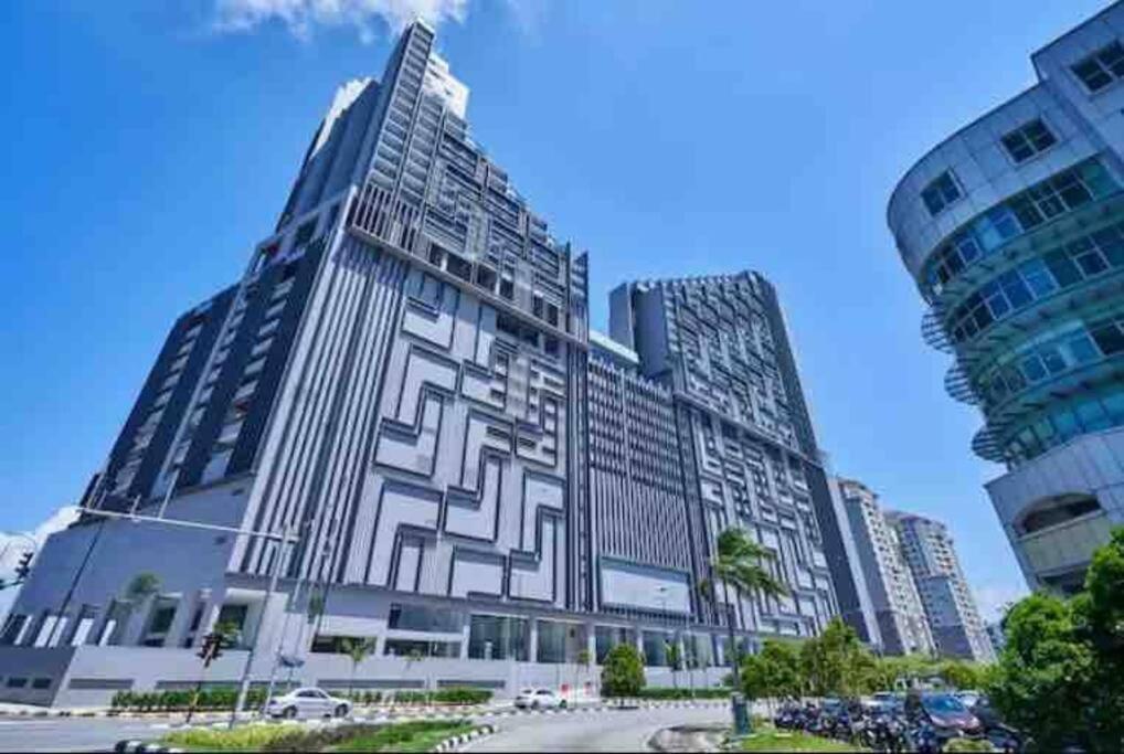 Homestay Shah Rizki At Imperio With Swimming Pool Muslim Friendly 말라카 외부 사진