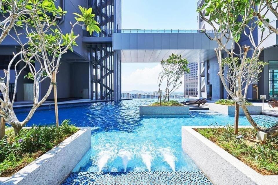 Homestay Shah Rizki At Imperio With Swimming Pool Muslim Friendly 말라카 외부 사진